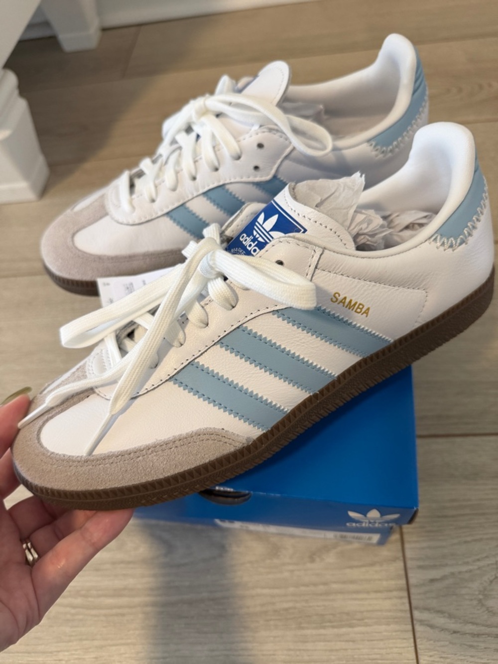NWT adidas Samba Trainers in White, Light Blue